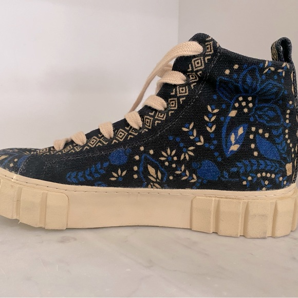 NWOT FARM RIO Mid Flat Form Sneaker Macaw Forest Black Blue - Picture 10 of 13